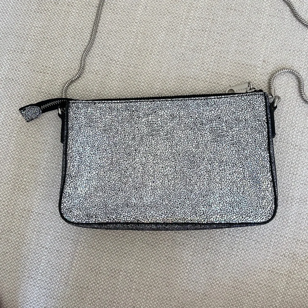 Milly Delano Metallic Crossbody Purse Silver - Picture 5 of 7